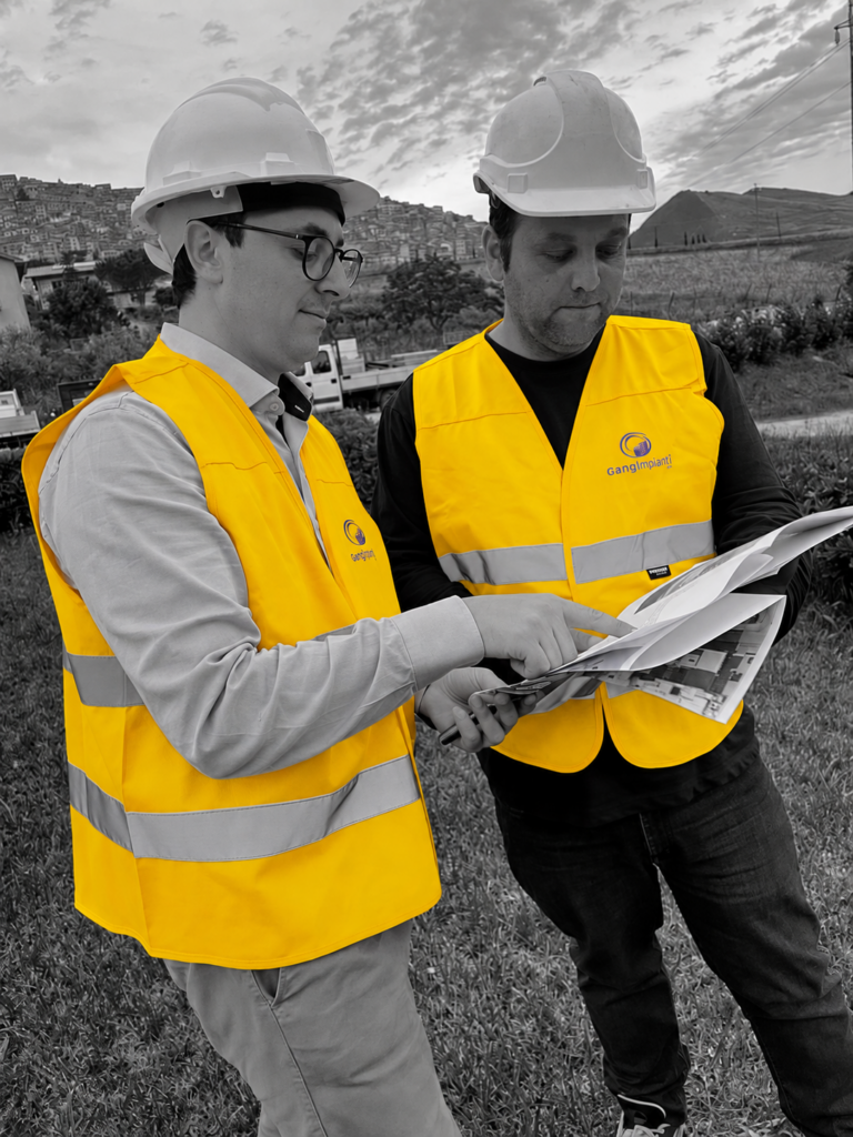 Staff in cantiere